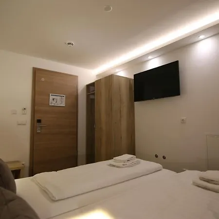 ベッド・アンド・ブレックファスト Amici Room's - Kumpfmuhler Kastell レーゲンスブルク
